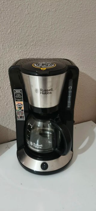 Cafetera Russell Hobbs Negra
