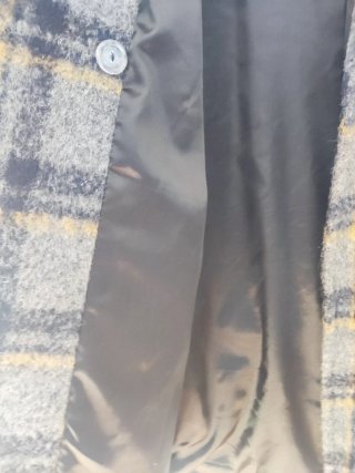 Abrigo cuadros oversize gris y marino