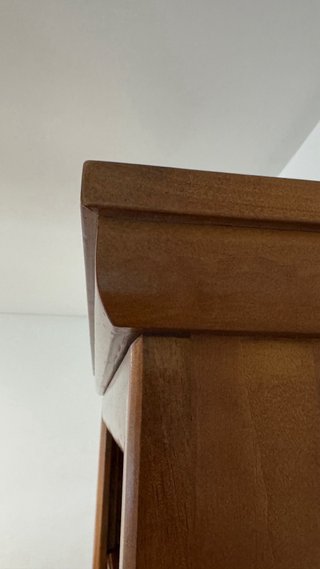 Estantería de madera maciza