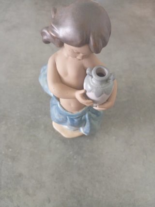 Figura porcelana Lladro aguadora esparta azul