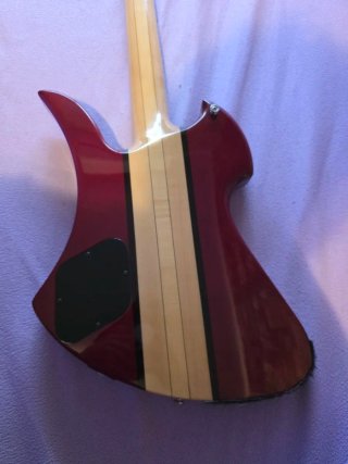 Bajo BC Rich Heritage Classic Mockingbird