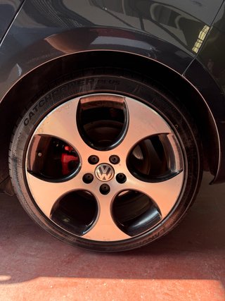 Volkswagen Golf 2011 GTI 211CV PEGATINA C