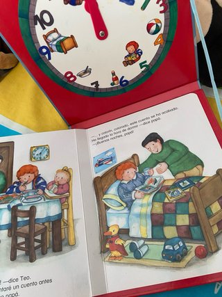 ¿Qué hora es, Teo? Libro con reloj