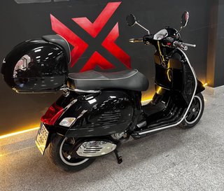 VESPA GTS SUPER 300 Negra