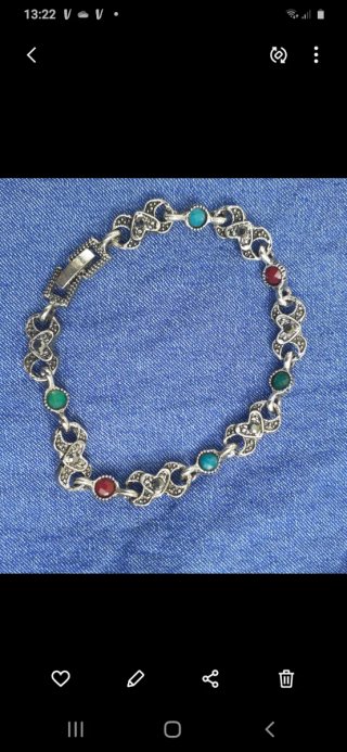 Pulsera con piedras