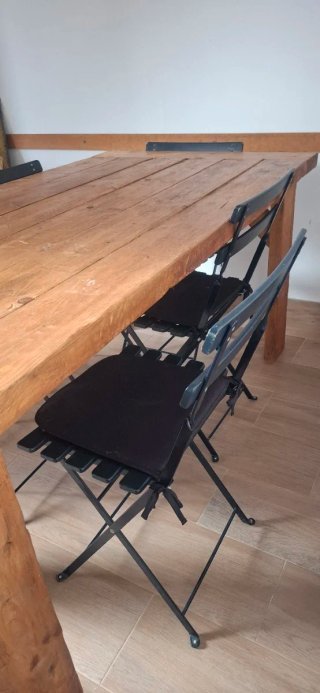 Mesa de madera rústica con 6 sillas
