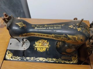 Máquina de coser Singer antigua