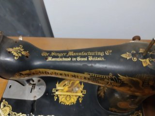 Máquina de coser Singer antigua