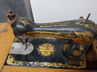 Máquina de coser Singer antigua