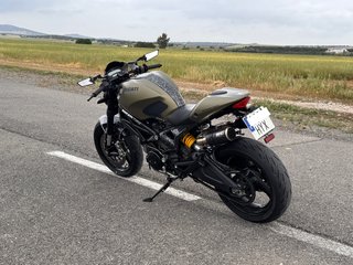 Ducati Monster 696 + ABS 2014. 32.000km