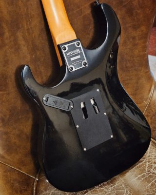 Guitarra Eléctrica Washburn EMG