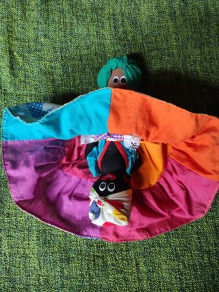 Muñeca de tela artesanal