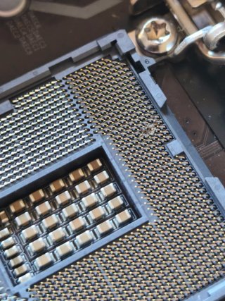Placa Base Gigabyte Z490M (leer)