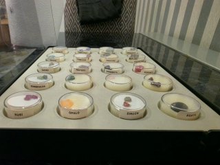 Collezione di pietre preziose e minerali del mondo