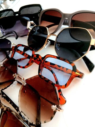 LOTE GAFAS SOL NUEVAS. ELIGE 5.