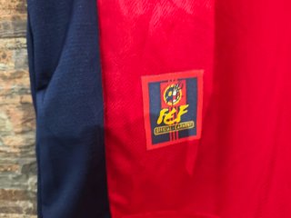 Camiseta Retro Roja y Azul