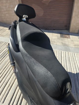 Zontes 50e Maxi Scooter Negra con muchos extras!