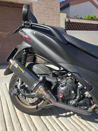 Zontes 50e Maxi Scooter Negra con muchos extras!