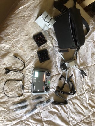 Dron DJI Mini 3 Pro Fly More Combo