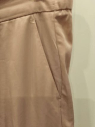 Pantalón Zara cargo beige con puño