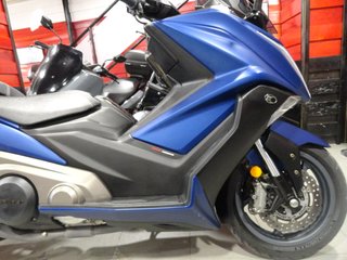 Kymco AK 550