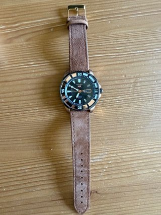 Reloj Seiko Automático Dorado y Negro