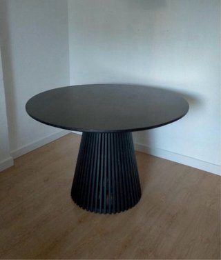 Mesa redonda Kave Home madera maciza
