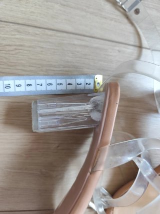 Sandalias transparentes beige