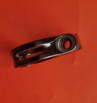 Abrazadera SRAM para cambio, color negra
