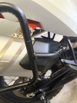 Soporte maletas Outback Motortek