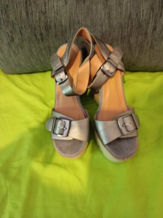 Sandalias de cuña  plateadas
