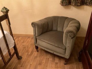 Sillón de terciopelo verde inglés