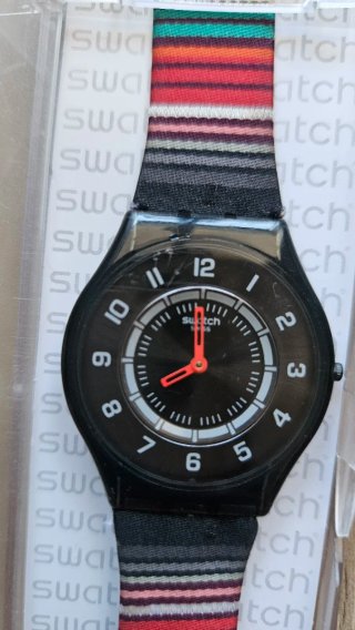 Reloj Swatch Negro Multicolor