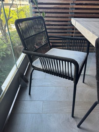 Mesa exterior madera y cristal + 4 sillas