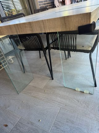 Mesa exterior madera y cristal + 4 sillas