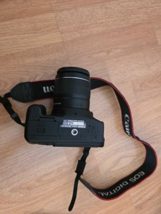 Cámara Canon EOS 600D + Accesorios