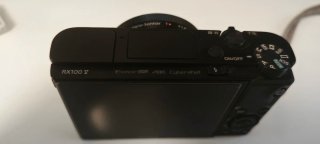 Sony RX100 V (DSC-RX100M5).