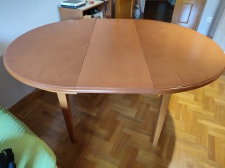 Mesa redonda extensible de madera cerezo