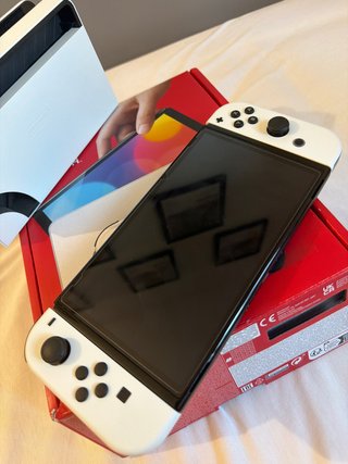 Nintendo Switch OLED Blanca y Negra