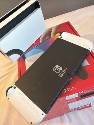 Nintendo Switch OLED Blanca y Negra