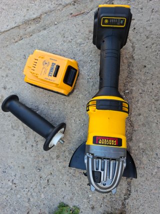 Amoladora Angular DCG414 125mm 360V