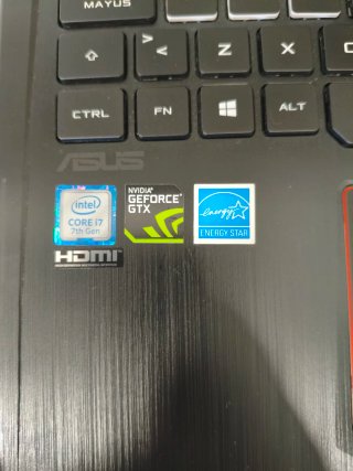 Portátil Gamer Asus Negro y Rojo i7