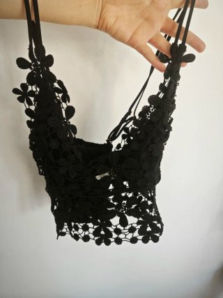 Top Negro Encaje Flores