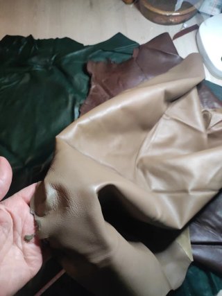 Retales de Piel Grandes Marrón y Verde