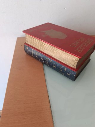 Caja Libros. Sherlock Holmesy Divina Comedia