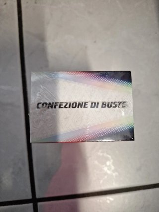 Pokemon Evoluzioni Prismatiche - Confezione Bustin