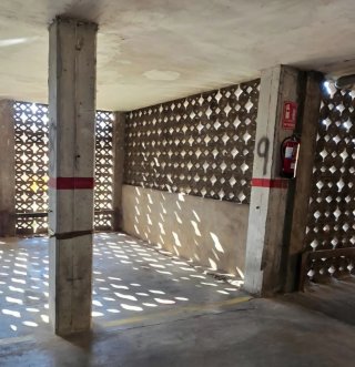 Plaza Parking