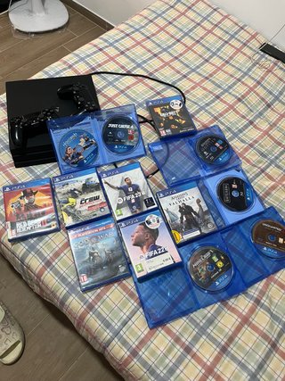 Consola PS4 Pro 1TB Negra + 13 Juegos