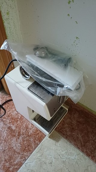Cafetera De'Longhi Stilosa Blanca