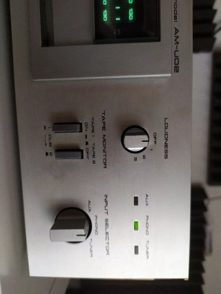 Akai am u02